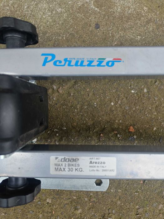 Vand suport pt 2 biciclete cu prindere pe carlig Peruzzo Arezzo 667