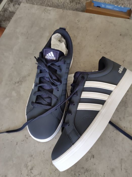 Кецове Adidas Англия