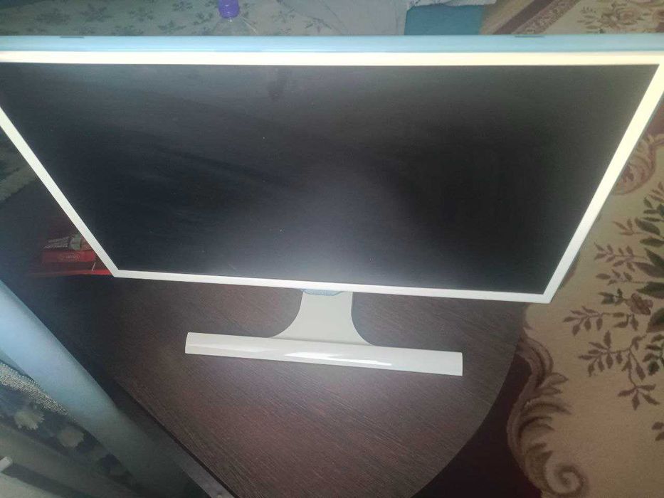 23,6" 1920x1080 LED-монитор SAMSUNG