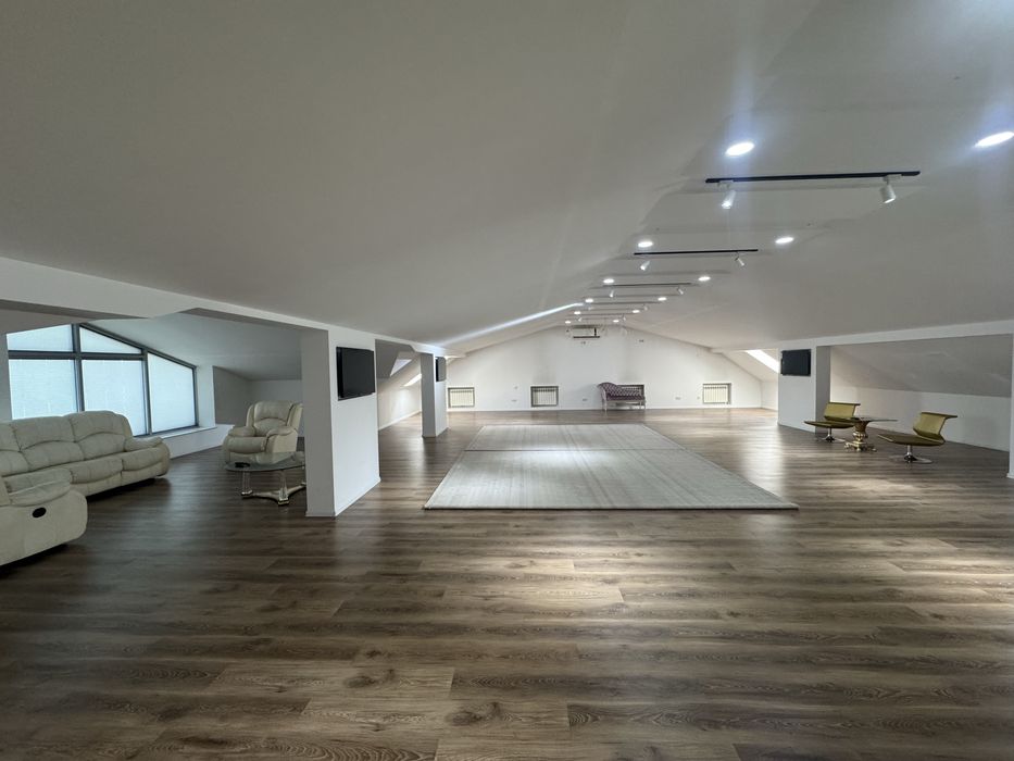 Продаётся Трех уревнневый дом.