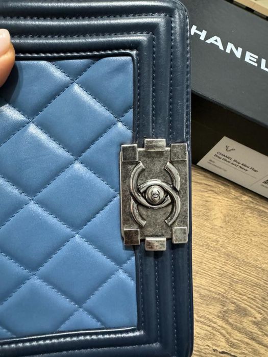Geanta Chanel boy mini flap