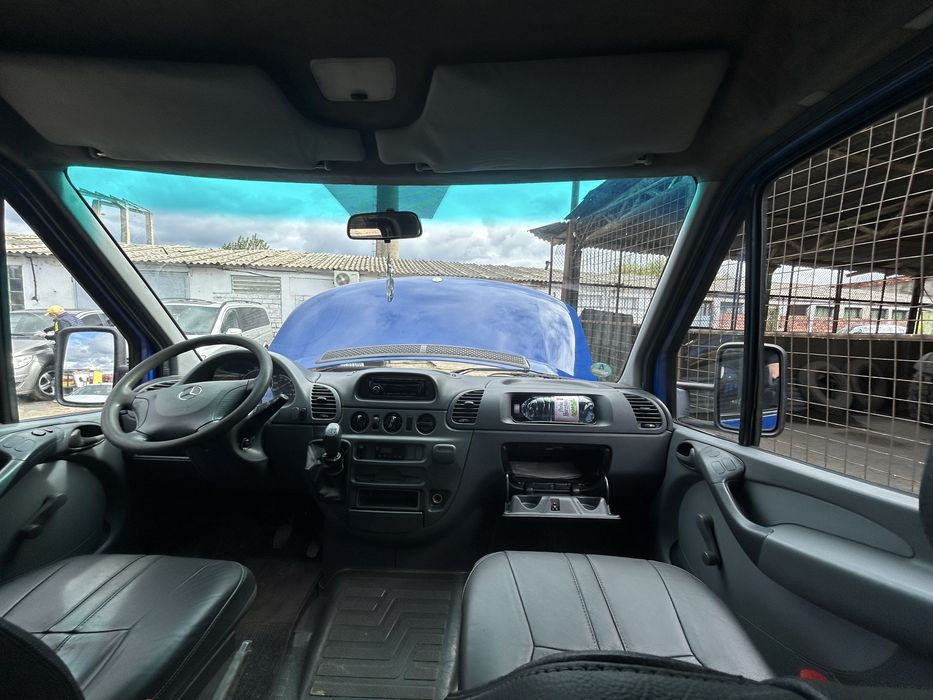 Vand Mercedes sprinter 211 cdi 2.2 8+1 locuri 260.000 km