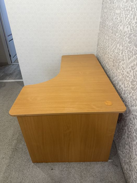 Стол для компьютера