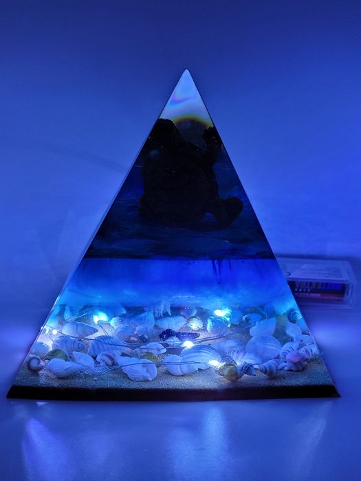 Lampa decorativa piramida cu model maritim