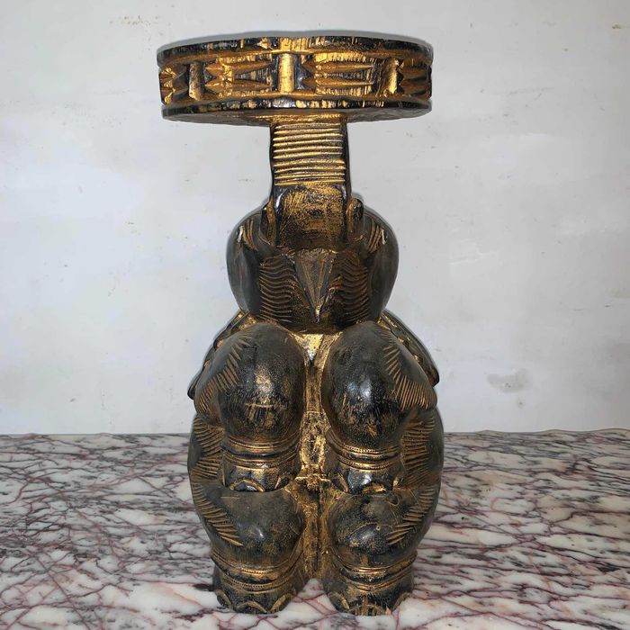 Suport de flori din lemn sculptat cu tenta asiatica