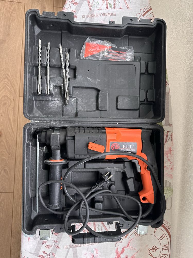 Продам перфоратор PIT 22001