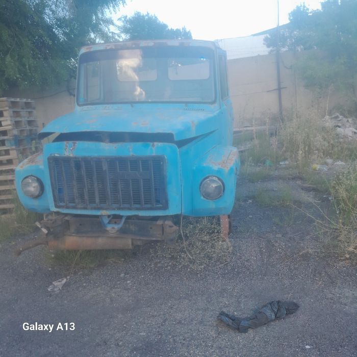 Продам  газ 53 на запчасти.  кабина рисор чулок барабан калодки  д