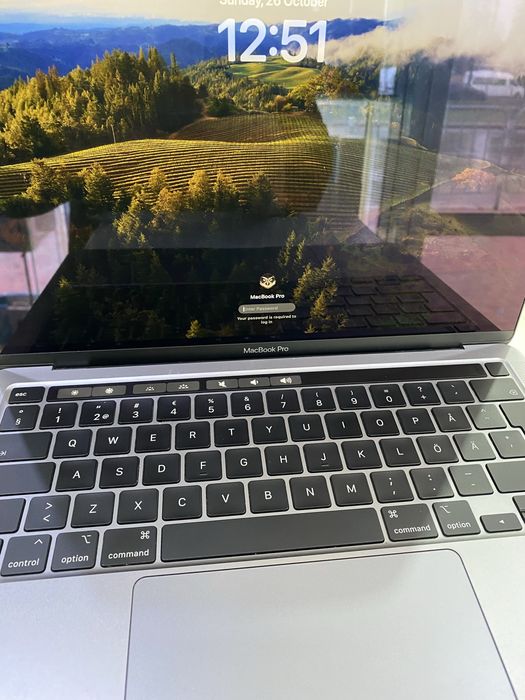 Продавам MacBook Pro 2020 A2251
