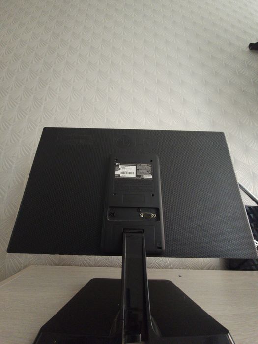 Монитор Lg Flatron 20 en33ss-B