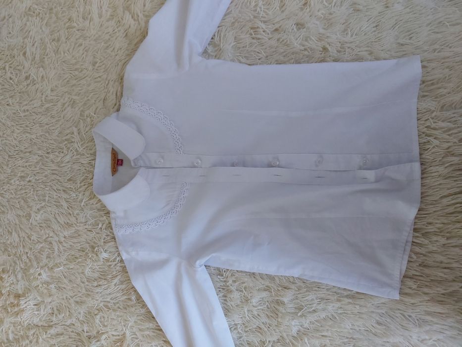 Продам школьную блузку и юбку