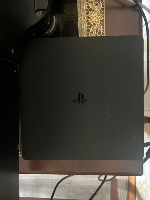 продам ps4 slim