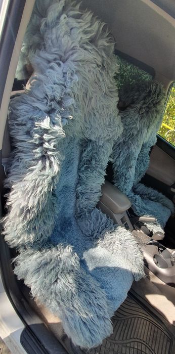 Комплект зимних авточехлов на сиденья.