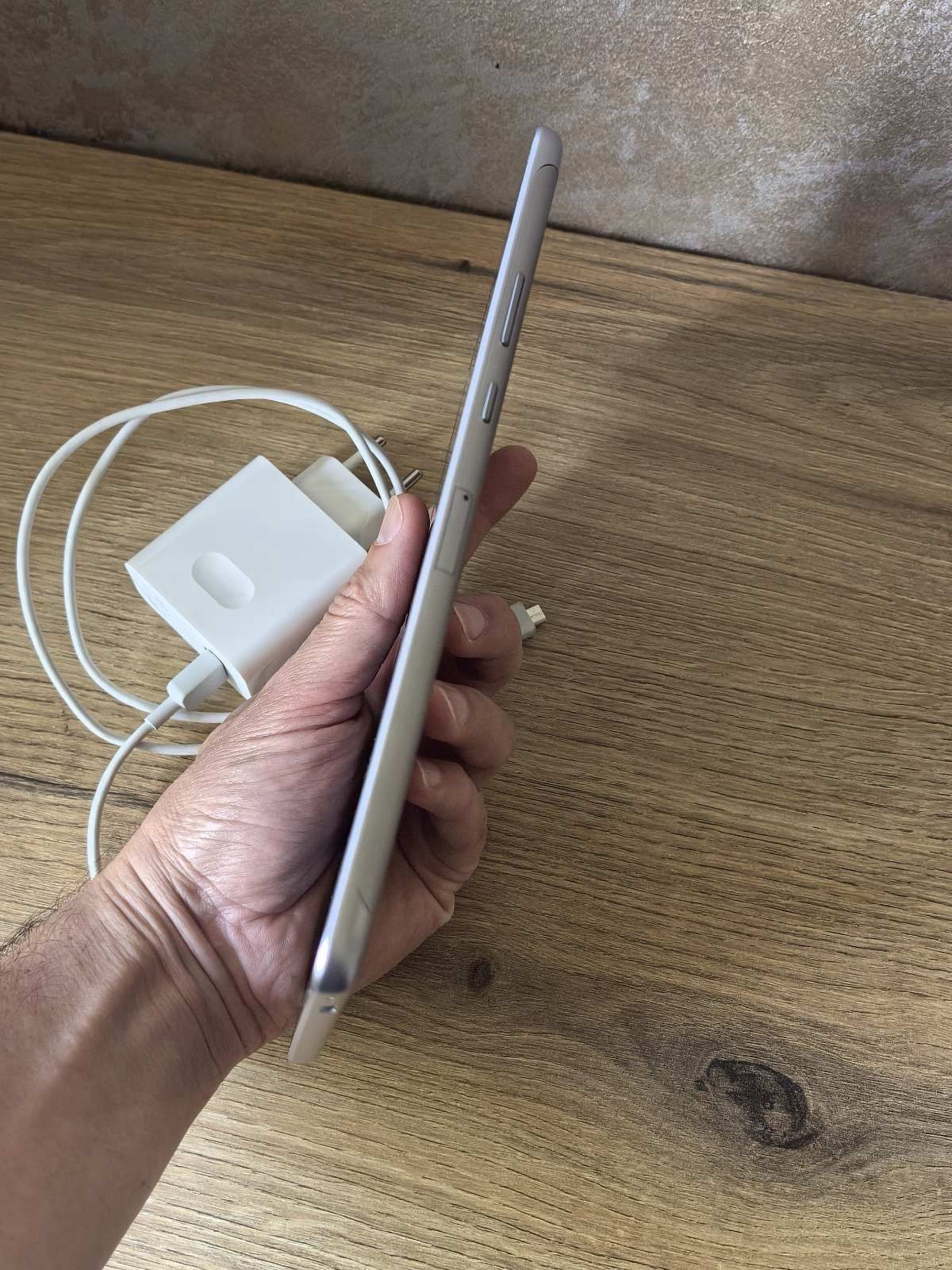 Таблет Huawei MediaPad T3, без драскотина!