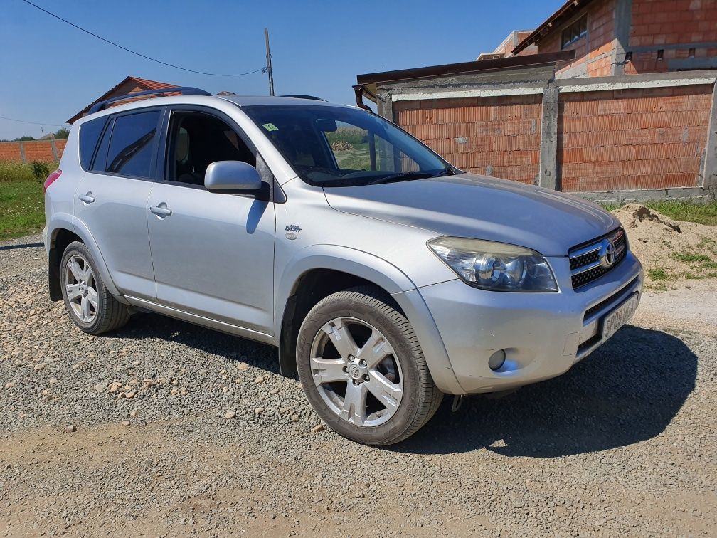 Dezmembrez Toyota Rav 4 2.2 D-CAT 2009