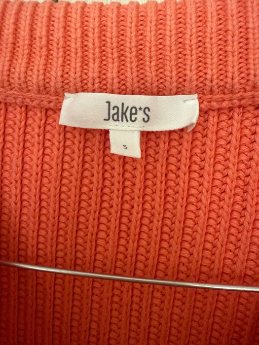 Оранжева жилетка на Jake’s