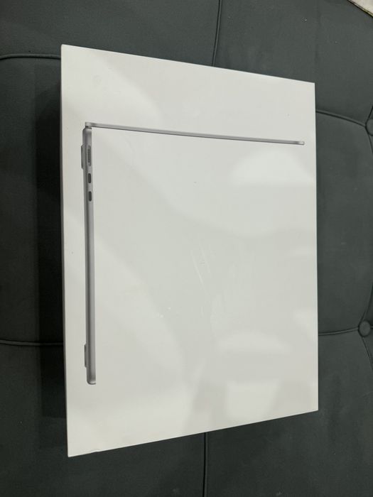 MacBook  (M2)  в идеальном состоянии