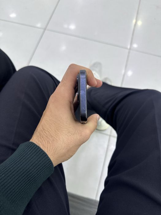 iPhone 15 pro blue titan