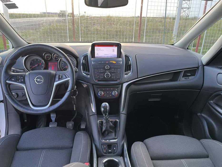 Opel zafira 2015