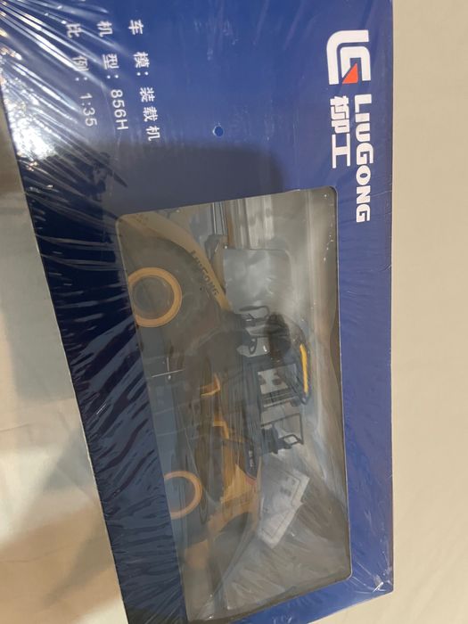 Масштабная моделька фронтального погрузчика LiuGong