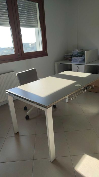 Vand Mobila birou in stare impecabila