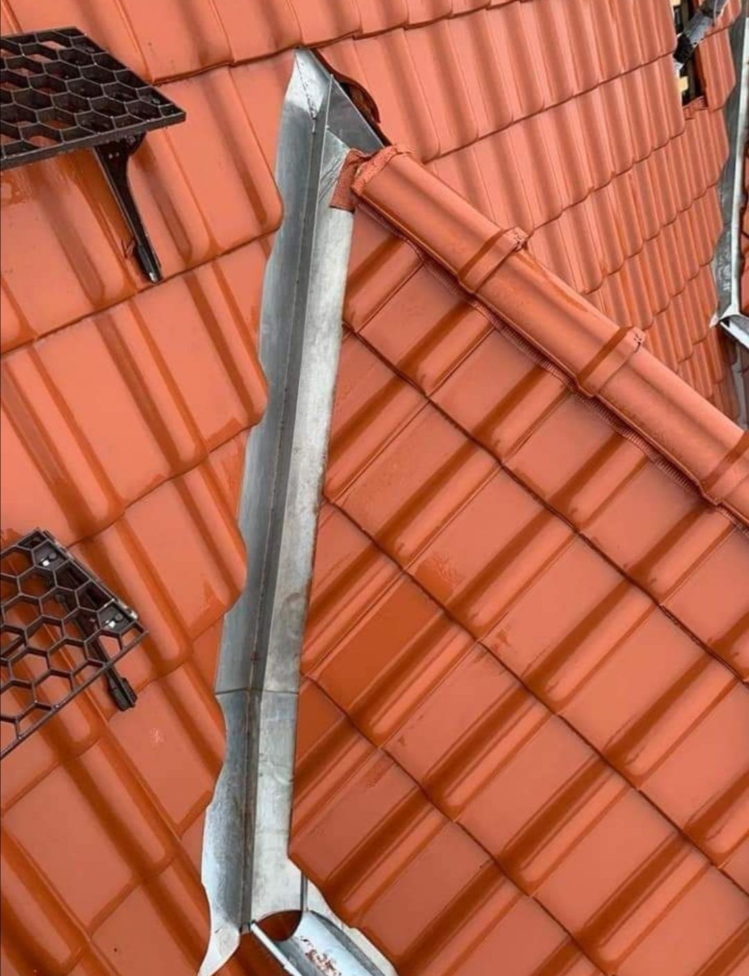 Reparatii acoperisuri tigla metalica tigla ceramica