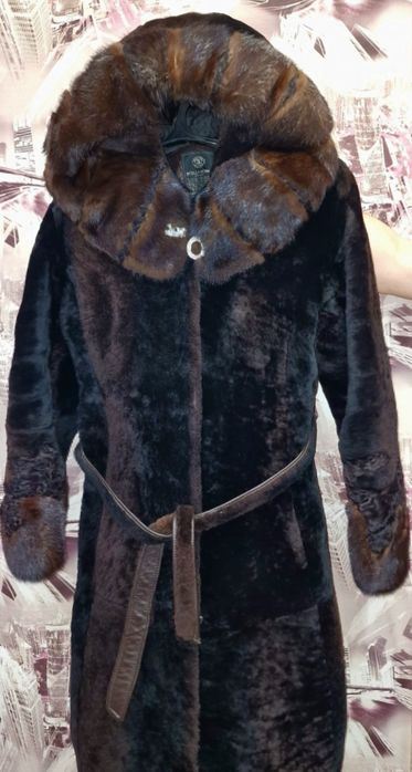 Продам Шубу "Мутон"