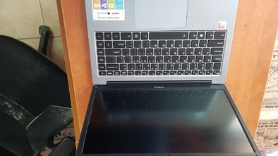 Продавам лаптоп PRESTIGIO SMARTBOOK 141 C4 за части