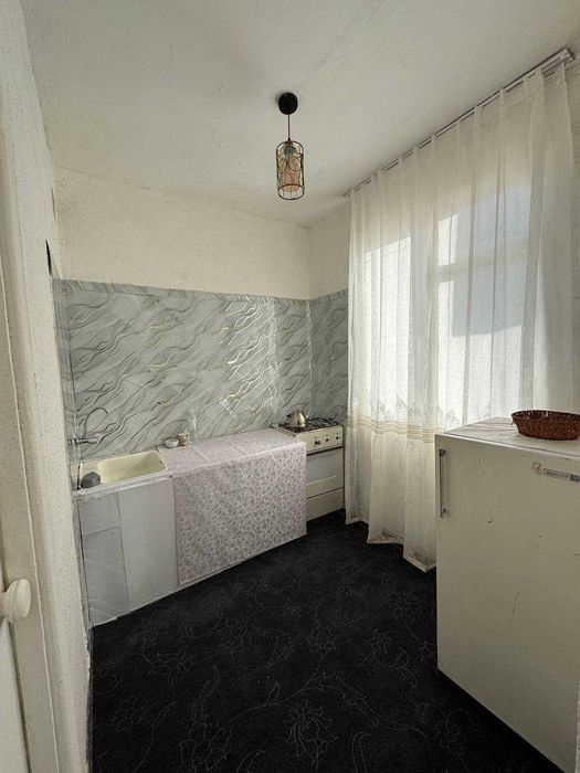 Чиланзар 18 квартал парламент 1/2/4 30м2 средний ремонт TL