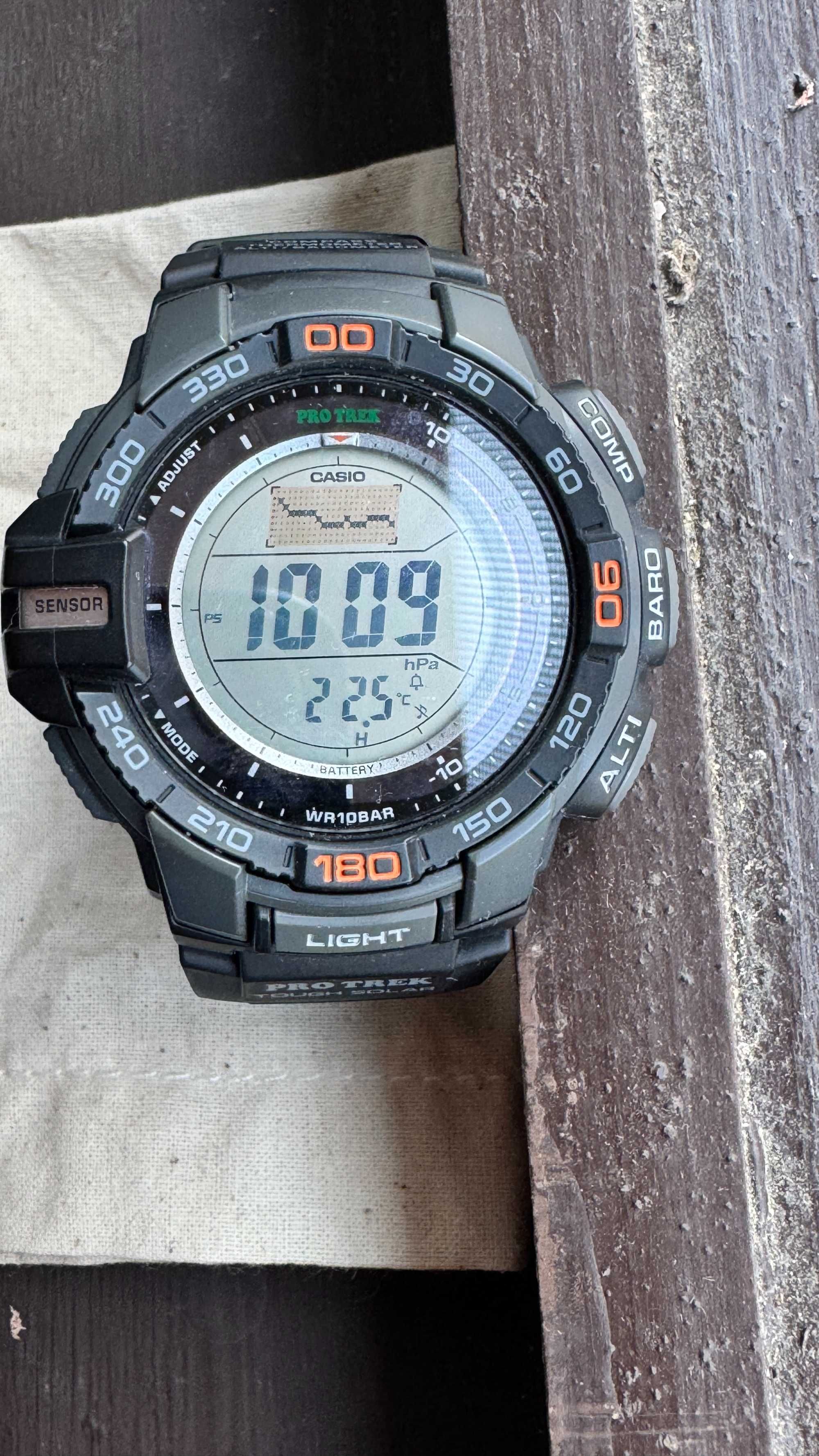 CASIO Pro Trek Solar prg-270-1ER