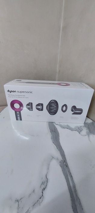 Dyson фен продам