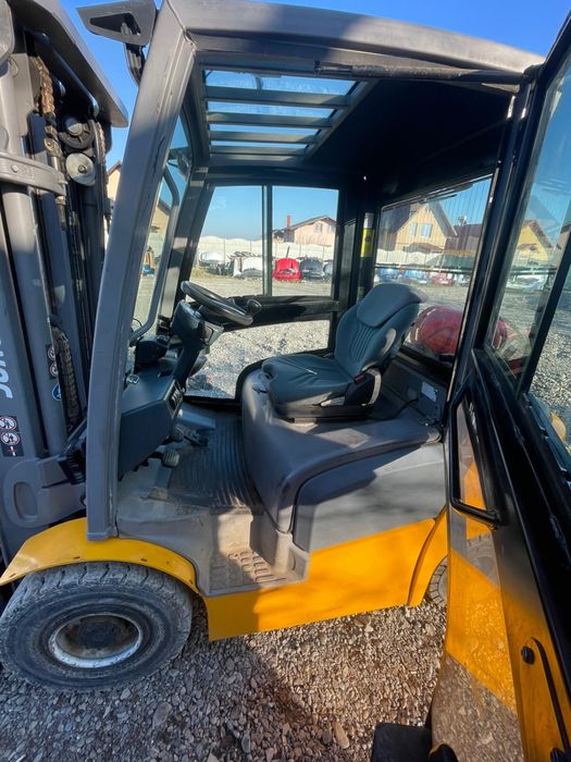Stivuitor jungheinrich tfg 425