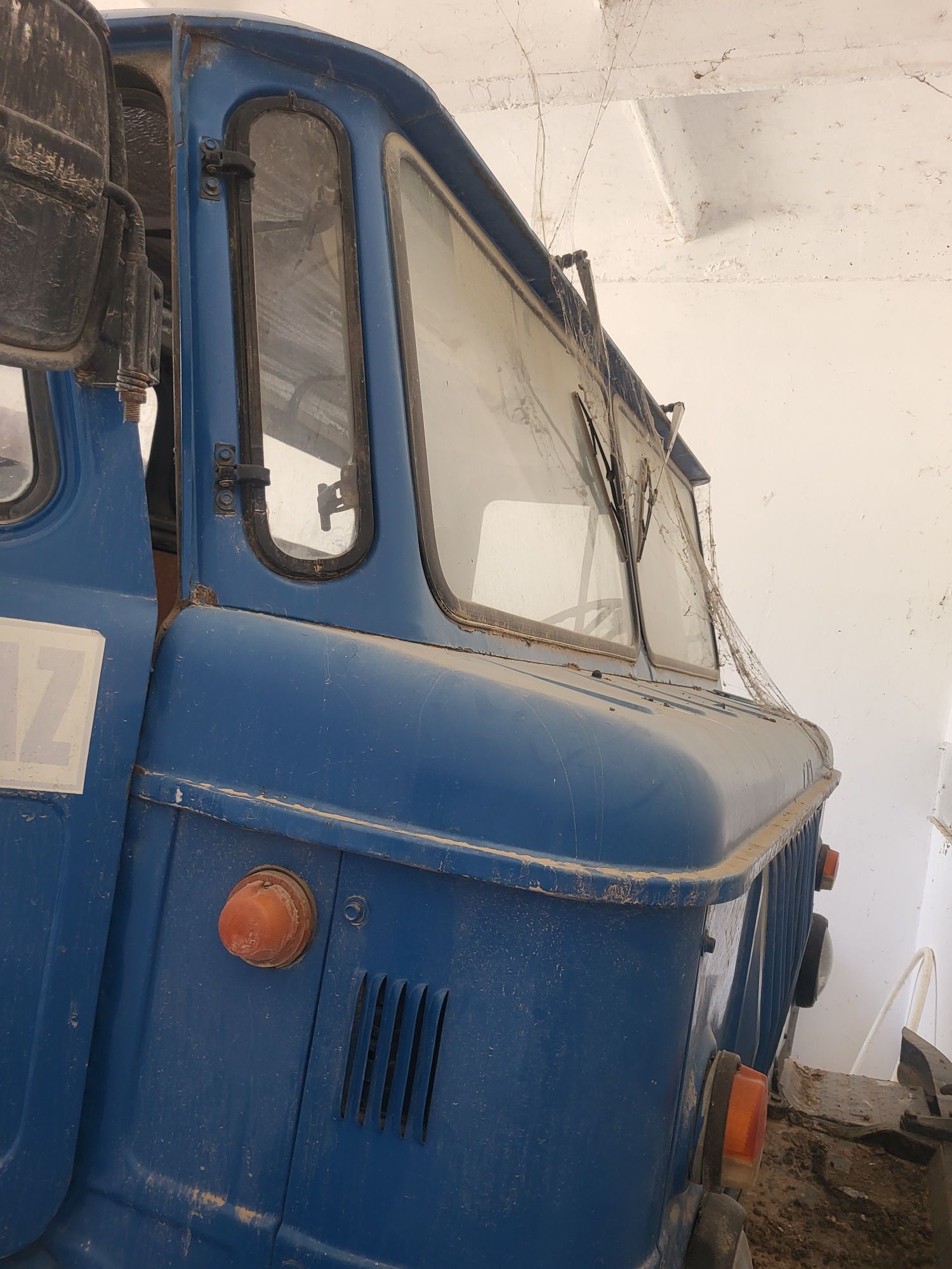 Gaz 66 Benzavoz sotiladi.