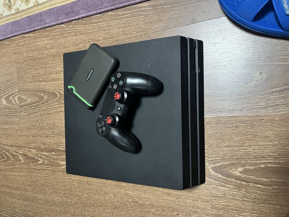 Sony playstation 4 pro 1 TB+ hdd 500 gb