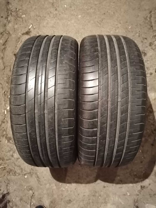 Продавам 2 броя летни гуми 225.50.17 на 1 сезон дот 2019 Goodyear