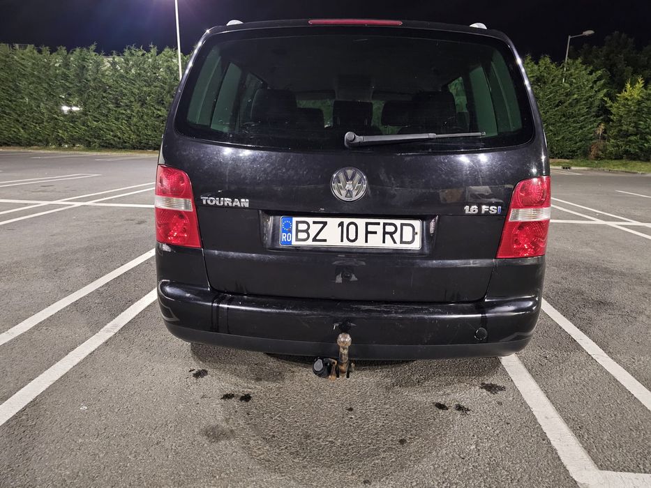 Vând Volkswagen Touran