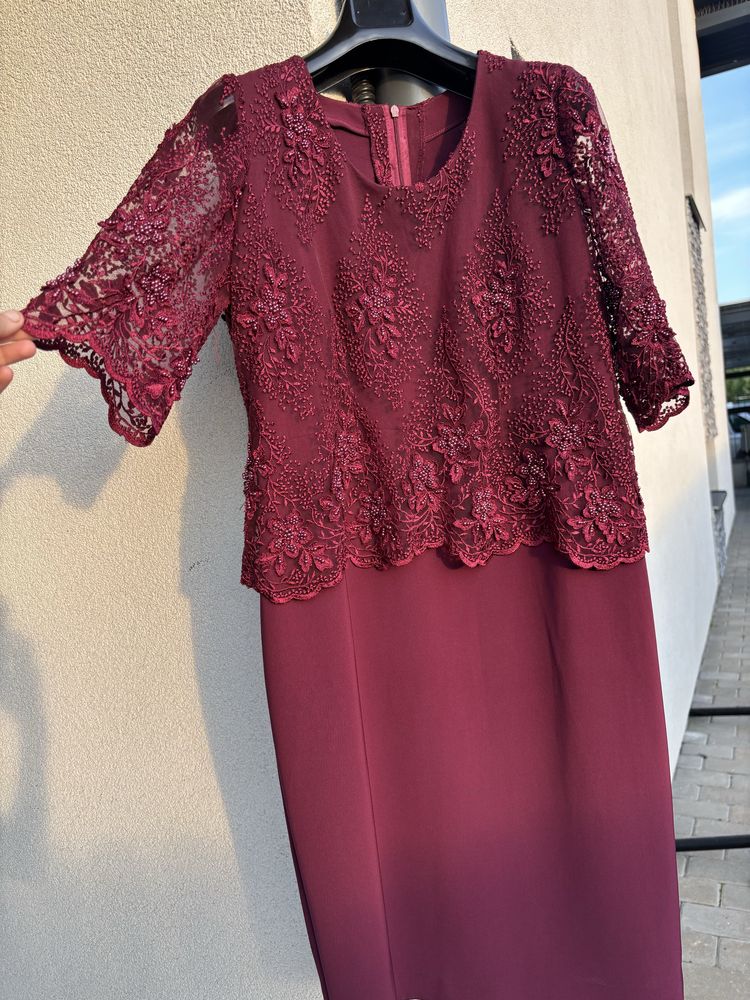 Rochie eleganta de nunta, saten cu dantela