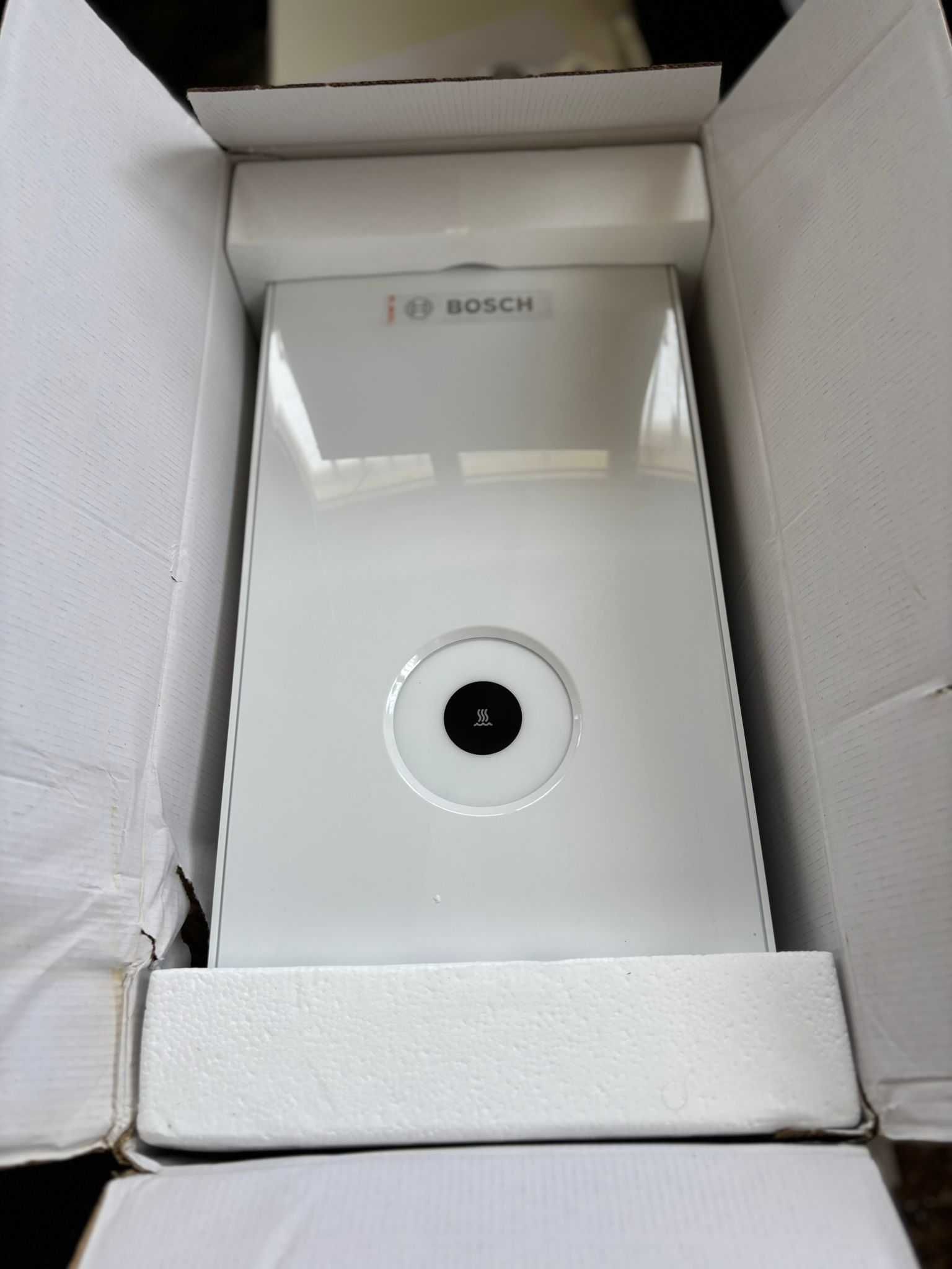 Boiler instant Bosch Tronic 4001R, 15/18/21 kW, 400V, alb, sticla