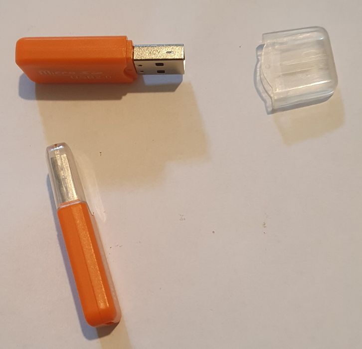 Cititor carduri Micro SD