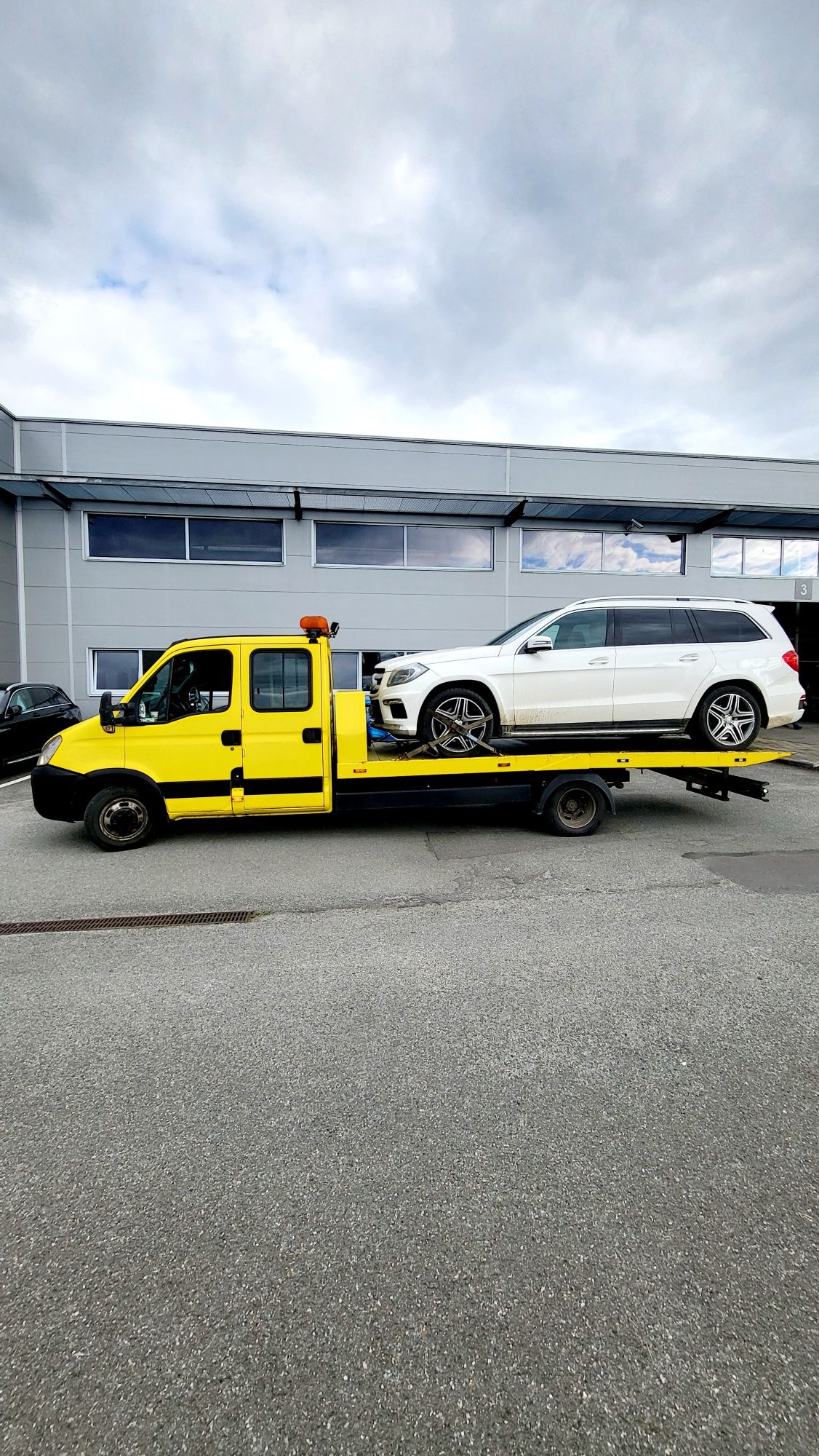 Iveco Autoplatforma hidraulica 50c15 2010