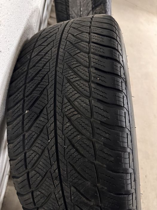 Джанти с гуми за BMW 7 G11-12 G32 245/45/19