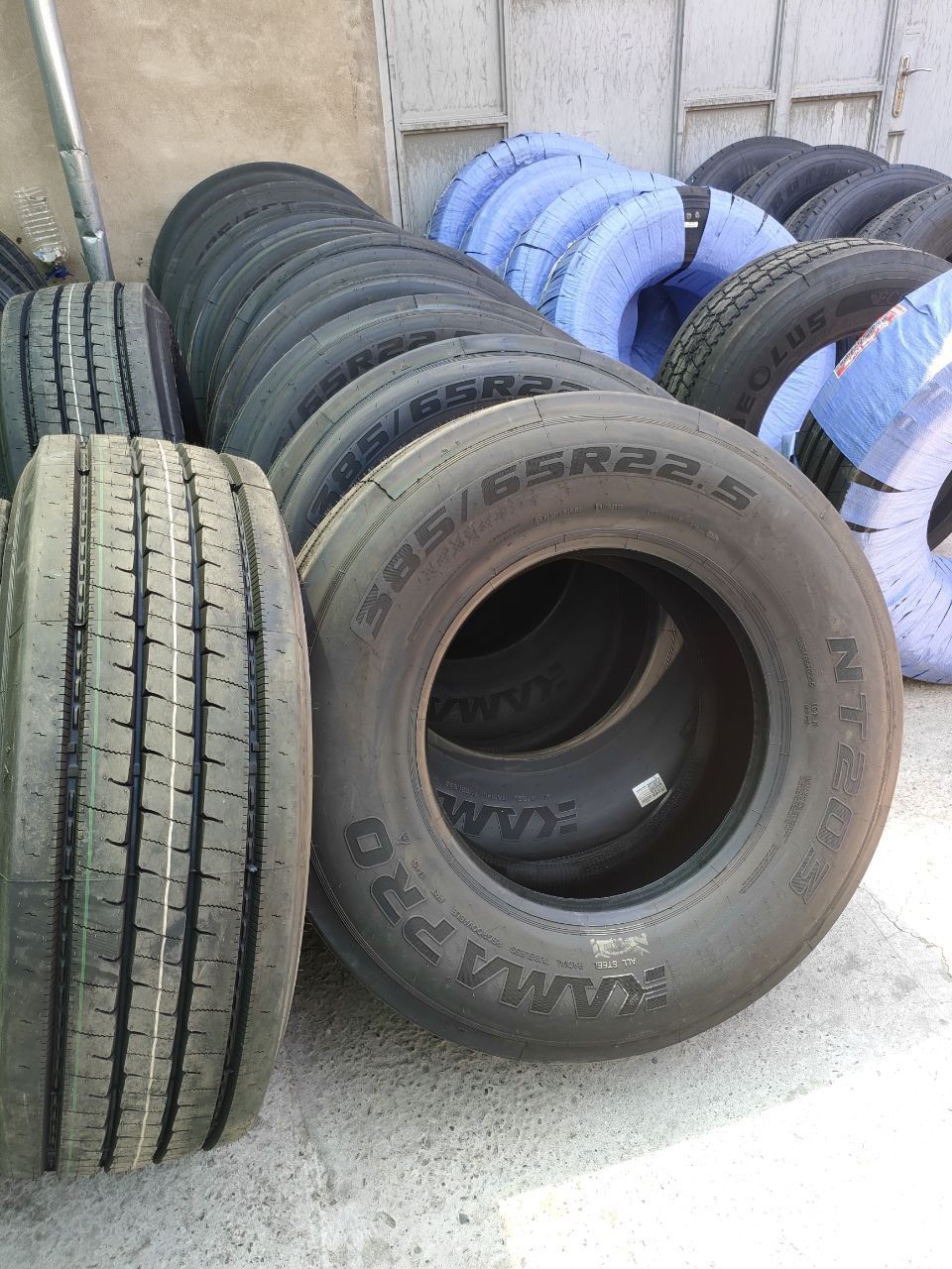 Шина размер 385/65R22.5 Кама