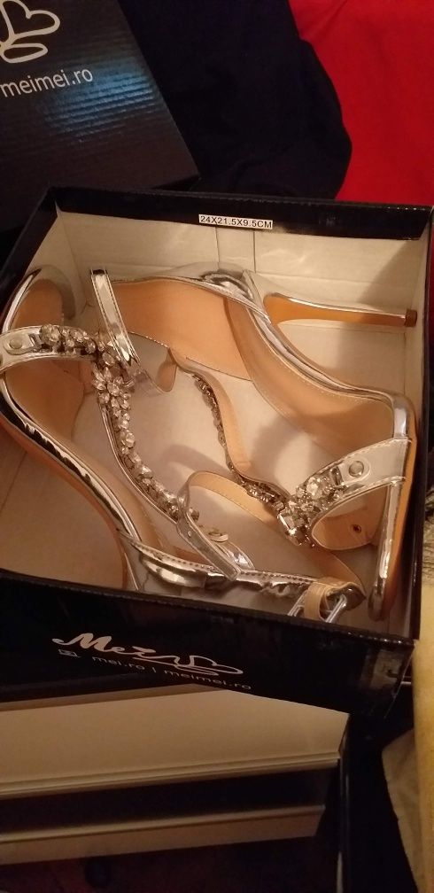 Sandale elegante noi