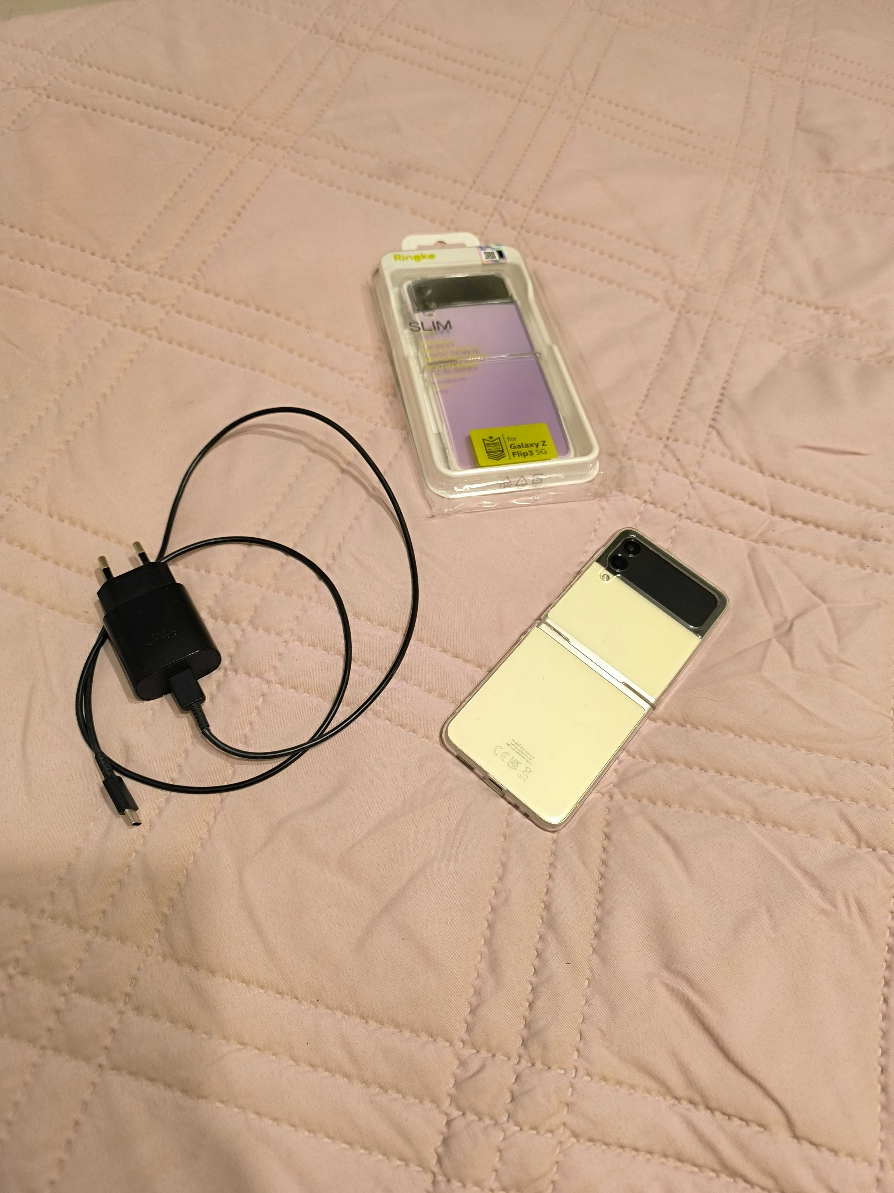 Samsung Galaxy Z Flip 3 256GB, 8GB RAM, 5G, CREAM