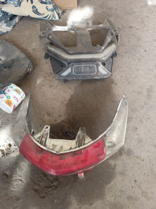 Skuter lar uchun zapchastlar bor