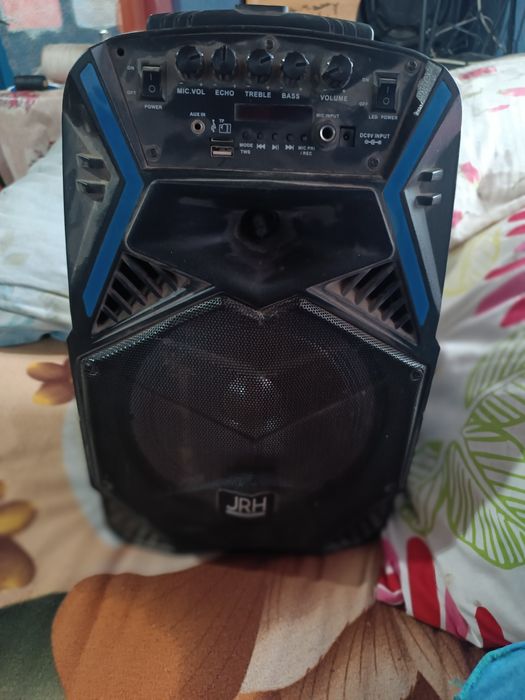 Boxă de vânzare stare ca nouă