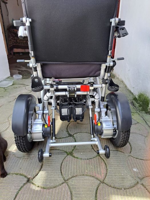Cărucior electric invalizi