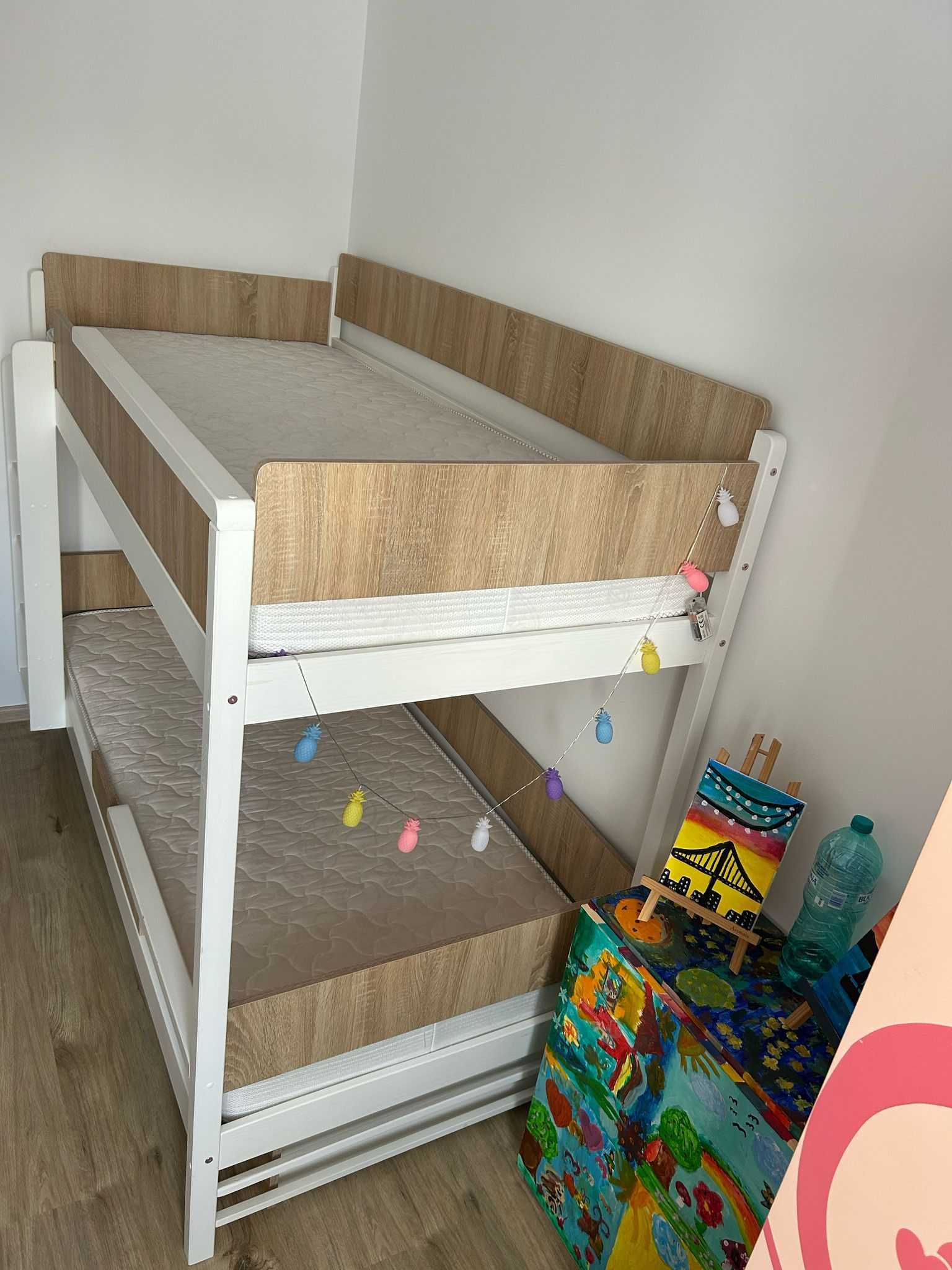 Pat supraetajat somproduct + lăzi depozitare + 2 saltele previ