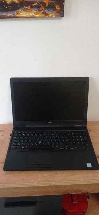 Лаптоп Dell Latitude 5590