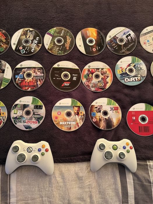 Продавам Xbox 360 с 2 джостика и 25 игри !