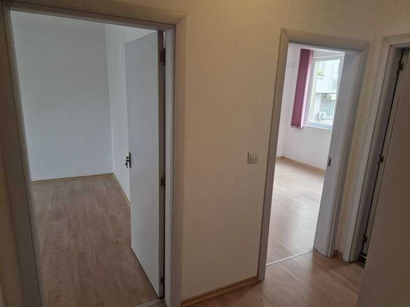 Дава се под наем Тристаен апартамент в София, Център - 102 кв.м за 612 € - Снимка #2